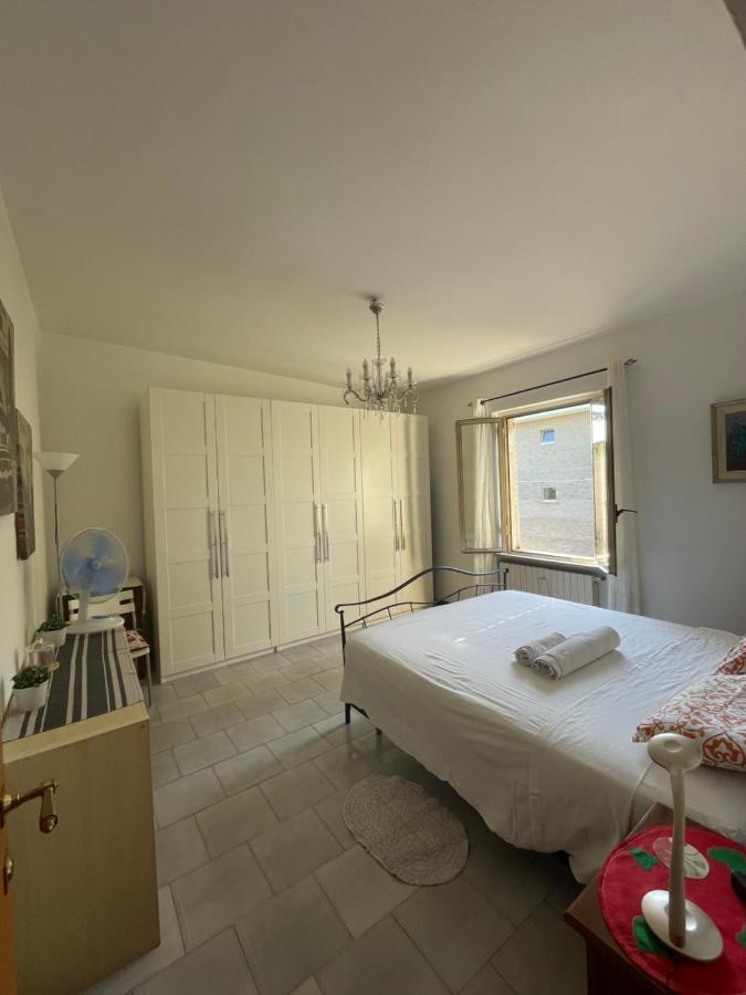 Alloggio Flaminia con parcheggio di proprietà! Bevagna Esterno foto