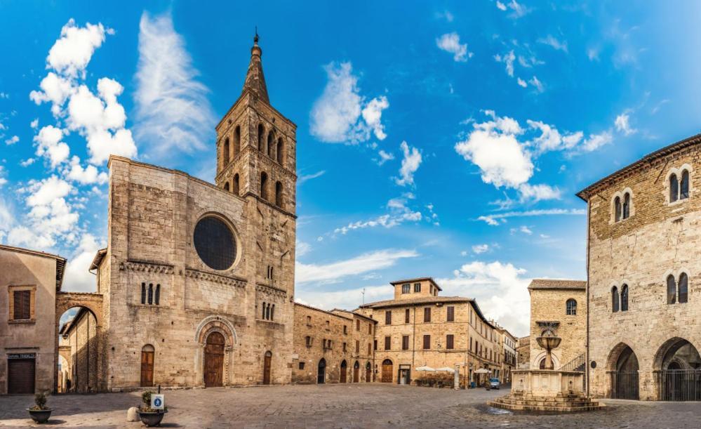 Alloggio Flaminia con parcheggio di proprietà! Bevagna Esterno foto