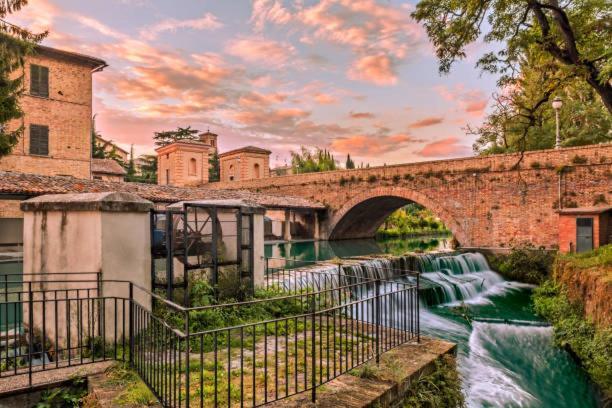 Alloggio Flaminia con parcheggio di proprietà! Bevagna Esterno foto